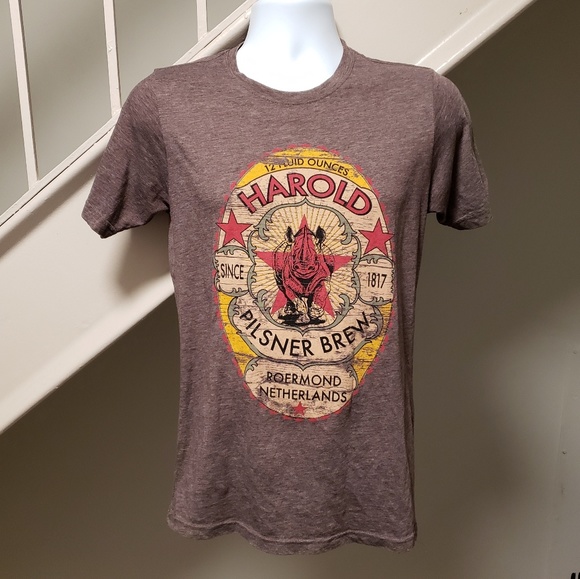 Harold Pilsner Brew Dutch Beer Small T-Shirt - Picture 1 of 6